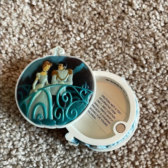 Cinderella and Prince Charming pokitpal. By Olszewski - Picture 5 of 8